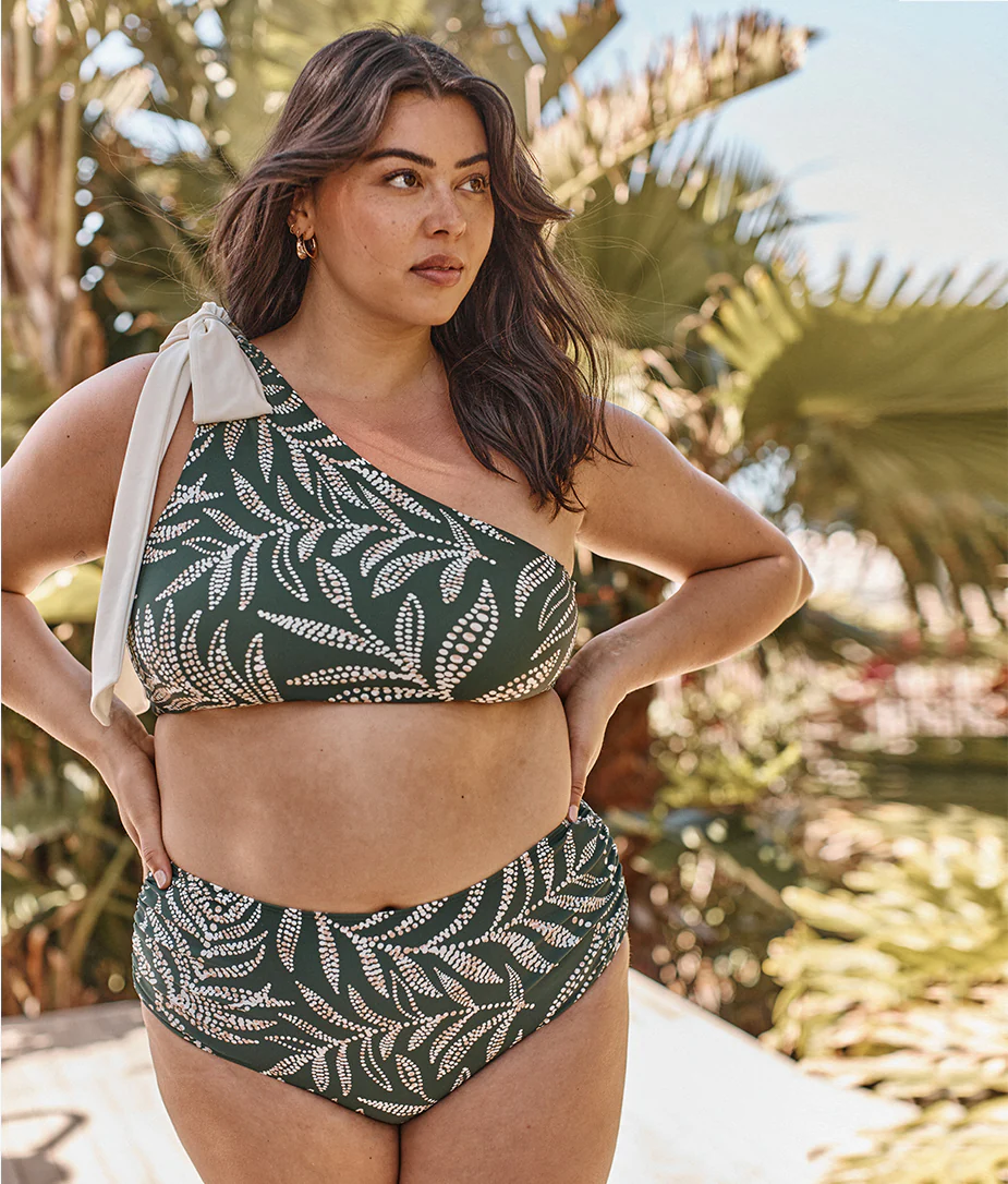The Bow-Shoulder Ruched Sidestroke Bikini Top - Main - Image 4