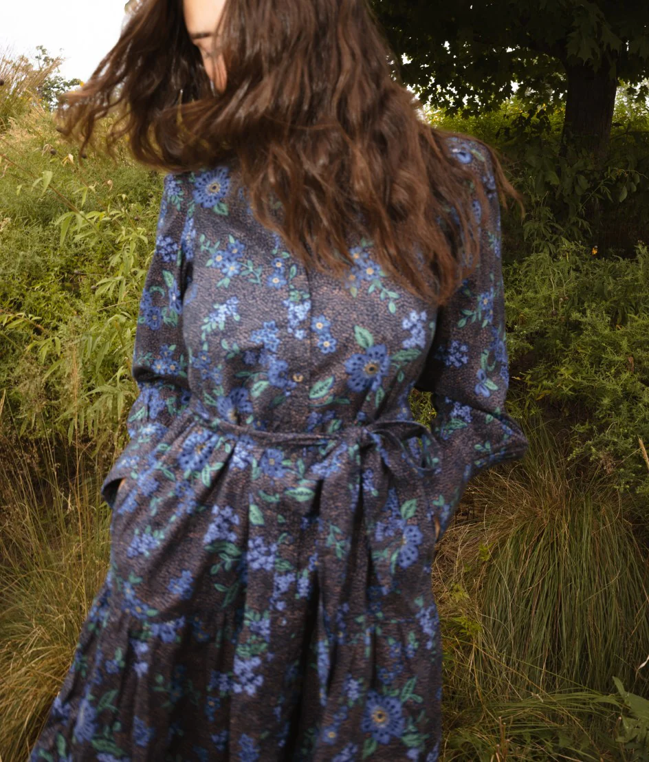 The Countryside Poplin Tiered Shirtdress - Rustic Floral in Midnight - Image 3